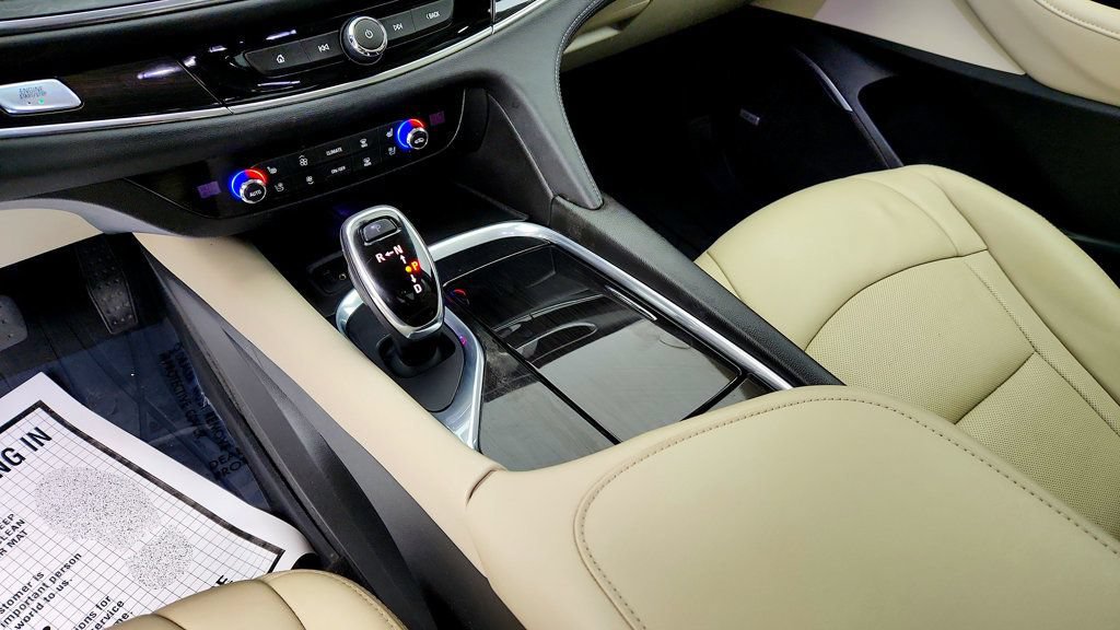 Used 2019 Buick Enclave Premium AWD/4WD image 16