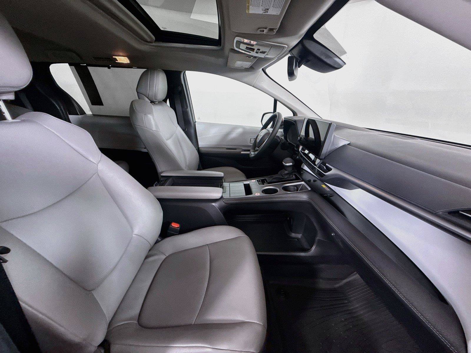Certified 2026 Toyota Sienna XLE FWD image 44
