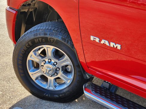 Used 2024 RAM 2500 Big Horn w/ Sport Appearance Package image 16