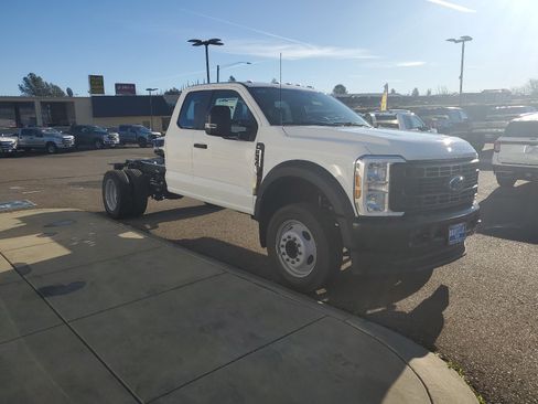 Used 2024 Ford F550 2WD SuperCab Super Duty image 7