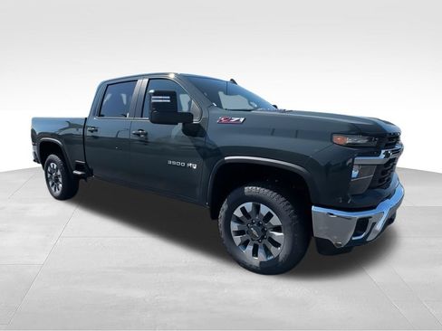 New 2026 Chevrolet Silverado 3500 LT AWD/4WD image 2