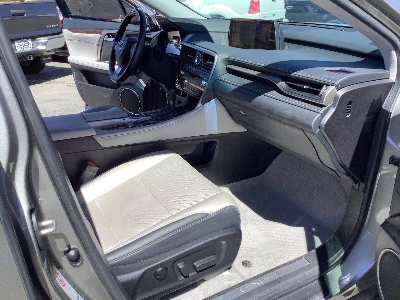 Used 2019 Lexus RX 350 AWD w/ Navigation Package image 43