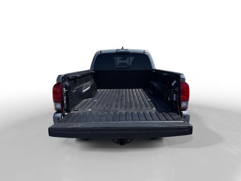 Used 2019 Toyota Tacoma TRD Off-Road w/ Technology Package AWD/4WD image 17