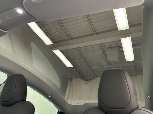 Used 2026 Tesla Model Y Long Range image 37