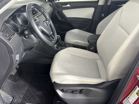 Used 2019 Volkswagen Tiguan SE w/ Panoramic Sunroof Package FWD image 8