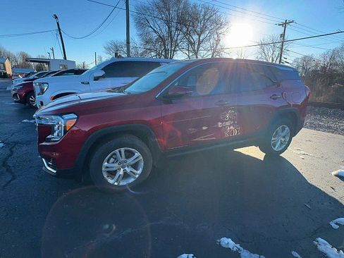 Used 2022 GMC Terrain SLE image 5