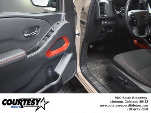 Used 2024 Nissan Frontier PRO-4X w/ Technology Package image 6