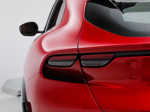 Certified 2024 Ferrari Purosangue AWD/4WD image 22