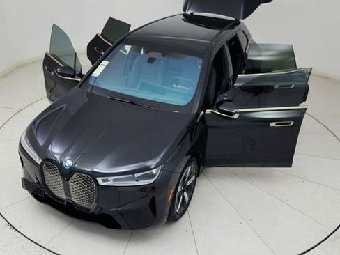 Used 2023 BMW iX M60 image 25