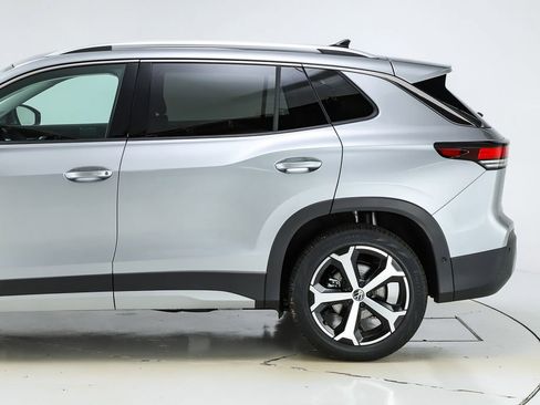 New 2026 Volkswagen Tiguan SE image 3