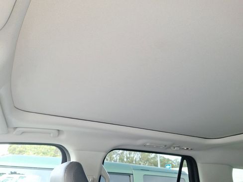 Used 2025 Ford Expedition Active image 16