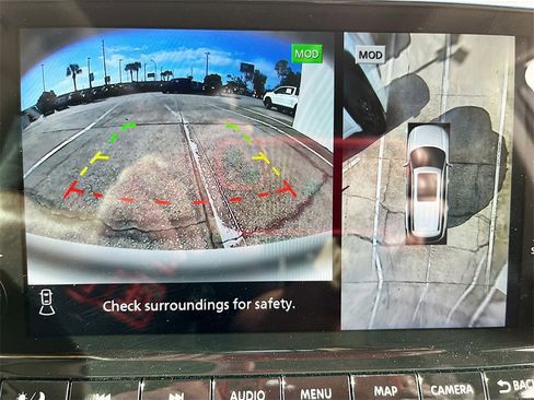 Used 2024 Nissan Pathfinder Platinum image 14