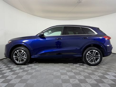 Used 2025 Audi Q5 Premium AWD/4WD image 2