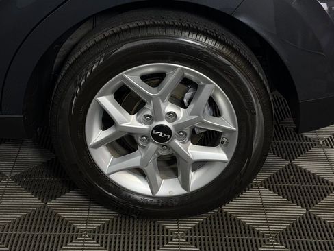 Used 2025 Kia Soul LX image 11