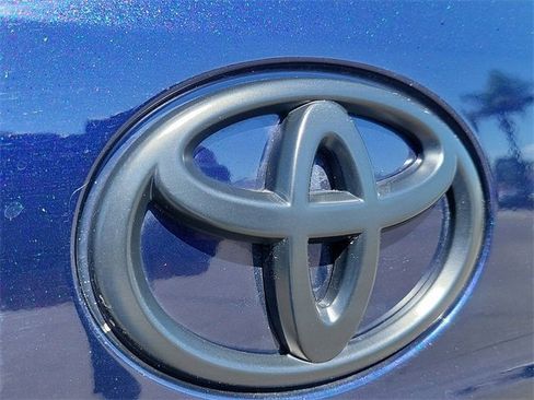 Used 2022 Toyota Highlander XLE image 26