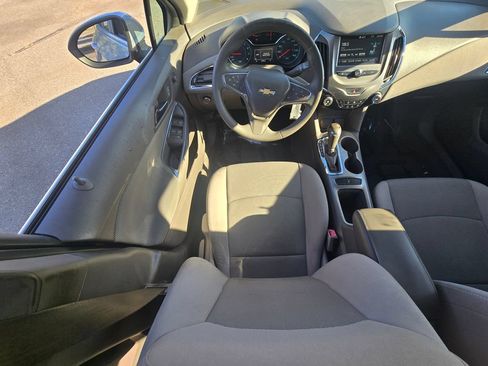 Used 2018 Chevrolet Cruze LT FWD image 14