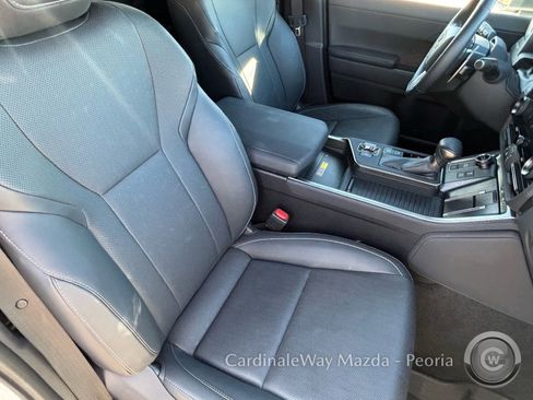 Used 2025 Lexus GX 550 w/ Accessory Package (31) image 33