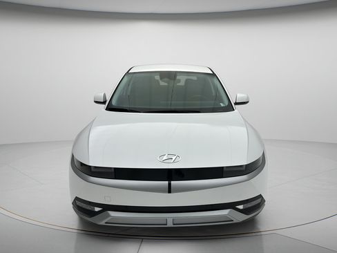 Used 2024 Hyundai Ioniq 5 SEL AWD/4WD image 2