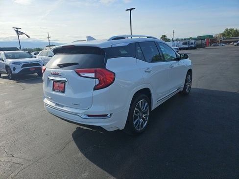 Used 2022 GMC Terrain Denali image 4