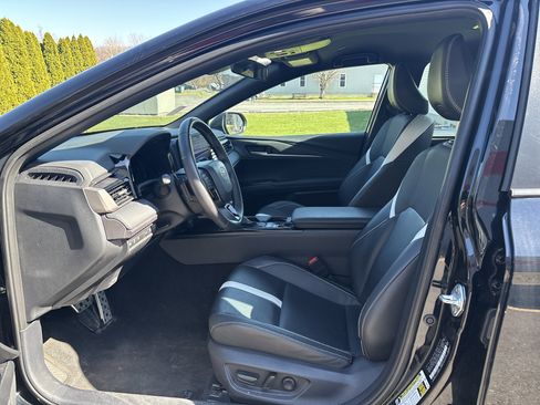 Used 2025 Toyota Camry SE image 13