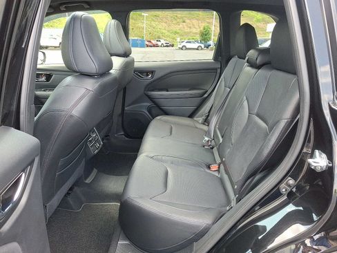 Used 2025 Subaru Forester Limited AWD/4WD image 10