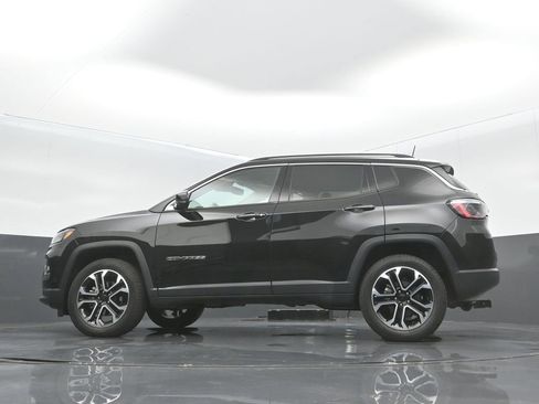 Certified 2022 Jeep Compass Limited image 33