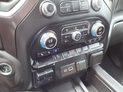 Used 2022 GMC Sierra 1500 AT4 w/ AT4 Preferred Package AWD/4WD image 6
