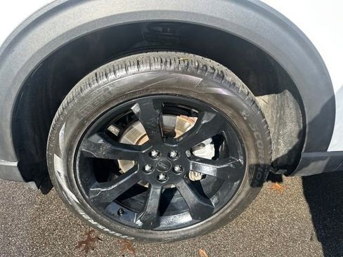 Used 2023 Ford Explorer ST-Line w/ Class IV Trailer Tow Package image 15