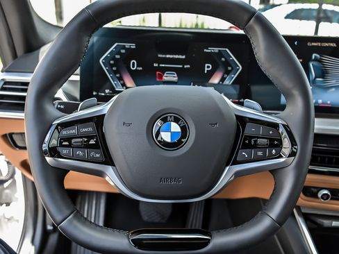 Used 2025 BMW 330i xDrive Sedan AWD/4WD image 28