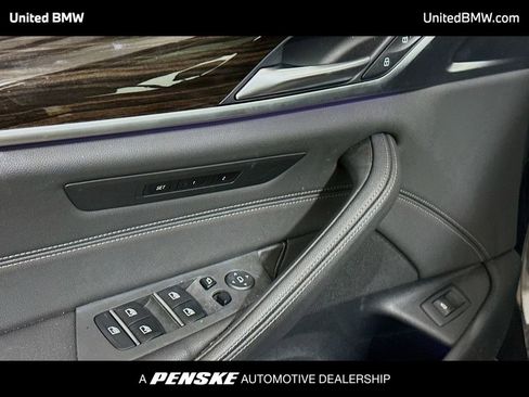 Used 2023 BMW 530i w/ Convenience Package image 3