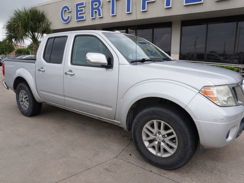 Used 2017 Nissan Frontier SV RWD image 1