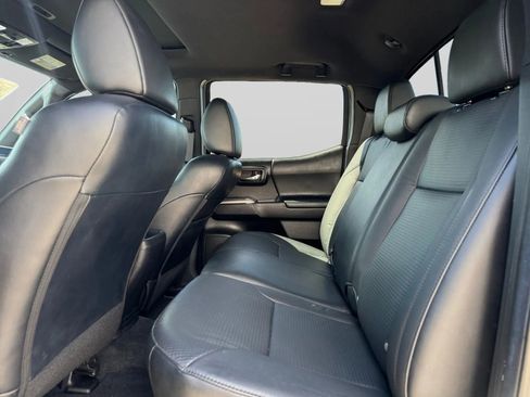 Used 2022 Toyota Tacoma Limited image 60