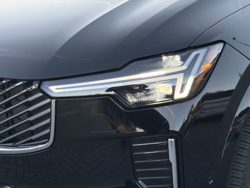 Certified 2025 Volvo XC90 B5 Plus image 6