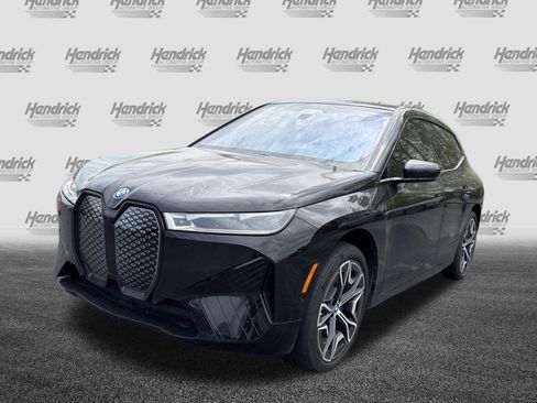 Used 2024 BMW iX xDrive50 w/ Sport Package image 9