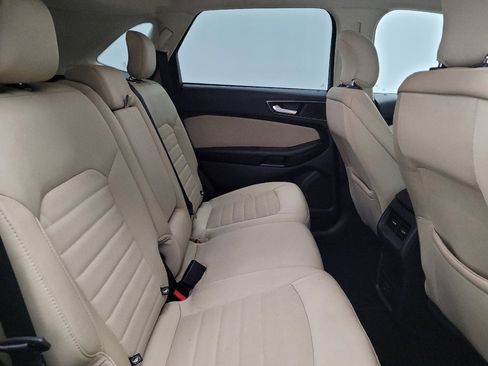Used 2016 Ford Edge SE image 19