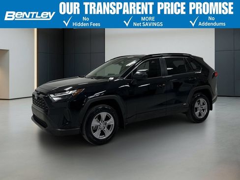 Used 2024 Toyota RAV4 LE AWD/4WD image 1