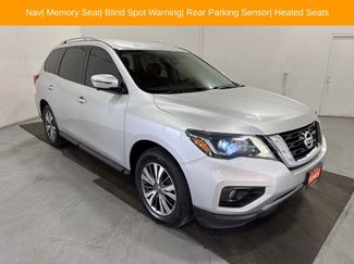 Used 2018 Nissan Pathfinder SL image 1