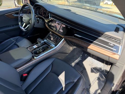 Used 2019 Audi Q8 Premium Plus w/ Premium Plus image 32