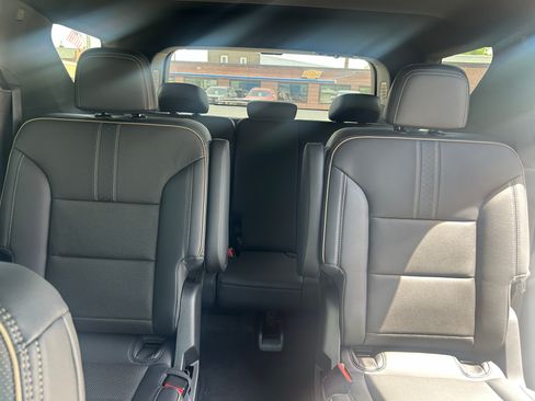 New 2026 Chevrolet Traverse High Country w/ LPO, Floor Liner Package AWD/4WD image 33
