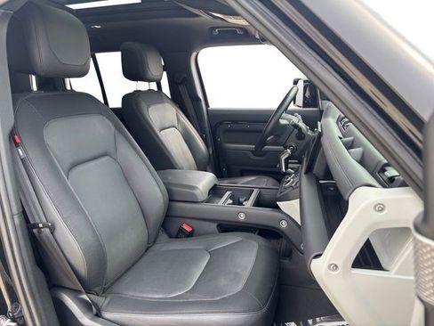 Used 2023 Land Rover Defender 130 X-Dynamic SE image 19