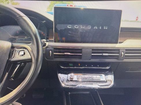 Used 2023 Lincoln Corsair Reserve w/ Equipment Group 201A AWD/4WD image 5