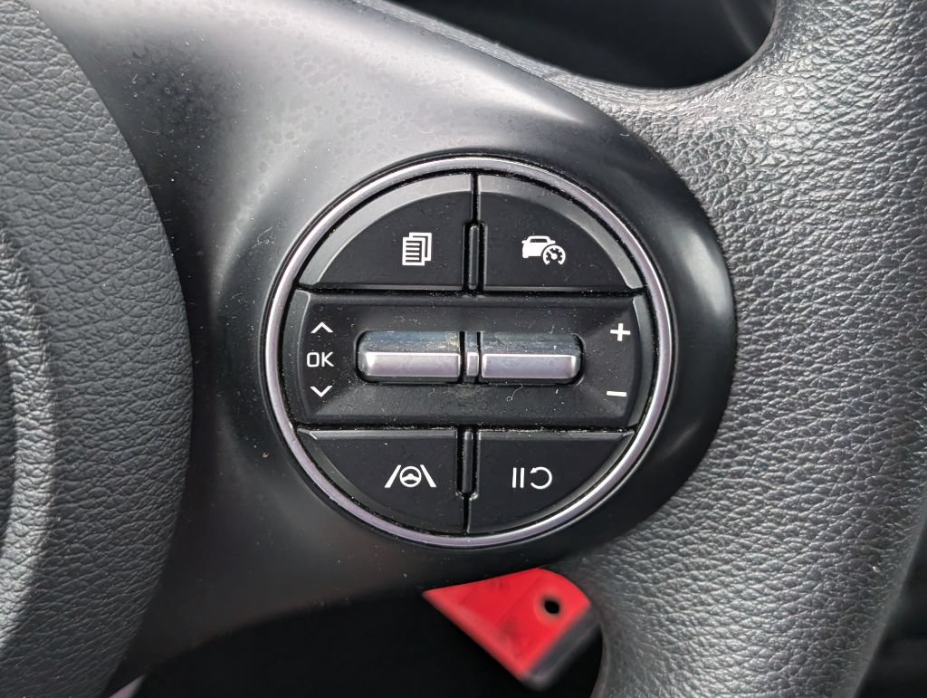 Used 2023 Kia Soul LX w/ LX Technology Package FWD image 14