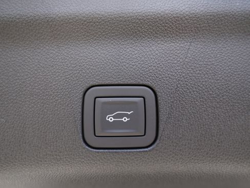 New 2026 Chevrolet Suburban Premier RWD image 45