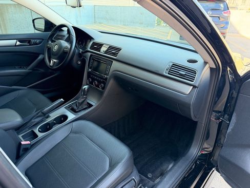 Used 2014 Volkswagen Passat TDI SE FWD image 16