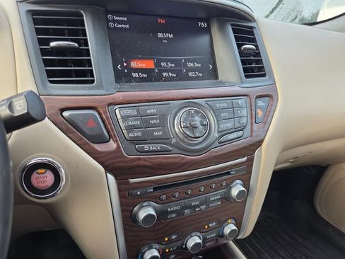 Used 2017 Nissan Pathfinder Platinum AWD/4WD image 15