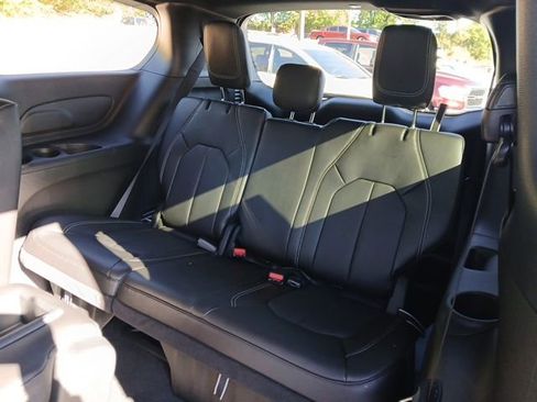 New 2026 Chrysler Pacifica Select FWD image 12