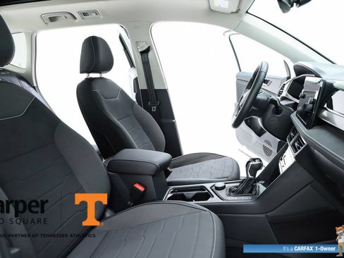 Used 2025 Volkswagen Taos SE AWD/4WD image 34