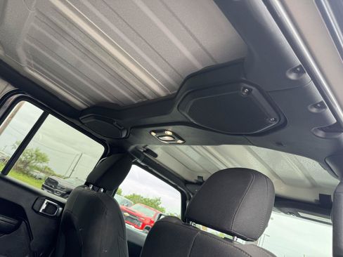 Used 2021 Jeep Wrangler Unlimited Sport AWD/4WD image 38