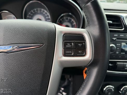 Used 2014 Chrysler 200 Touring FWD image 16