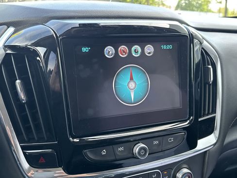 Used 2018 Chevrolet Traverse LT FWD image 16